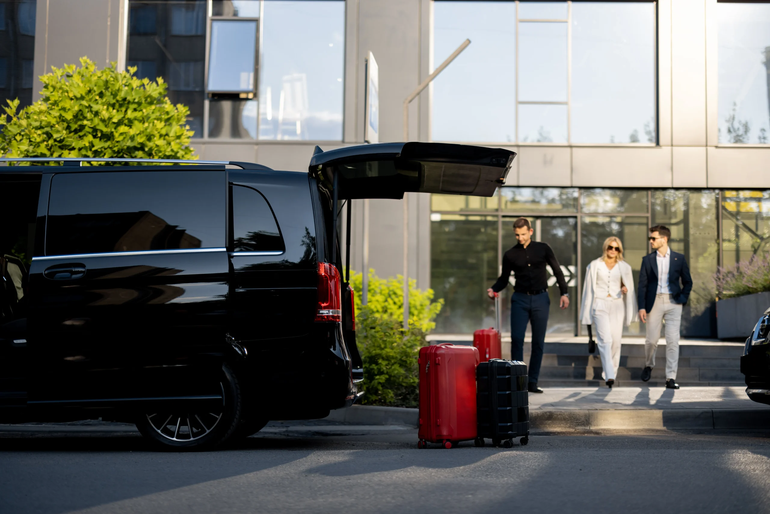 Melbourne Airport Hotel Transfers chauffeur service image 3